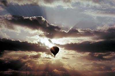 Tampa; Hot air balloon at sunrise, at the Brandon Balloon Classic. Location: FL: Hillsborough County. [ref. to #141.061]