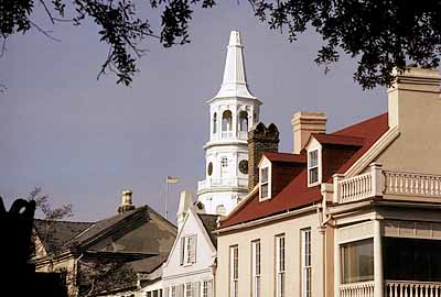 Charleston; Houses, steeple in historic dist. Location: SC: Charleston County. [ref. to #173.079]