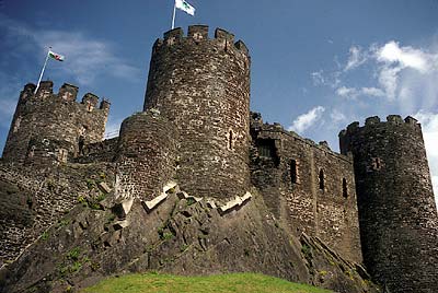 View of Conwy Castle on cliff. Location: WAL, Conwy County, Vale of Conwy, Town of Conwy, Conwy Castle. [ref. to #183.046]