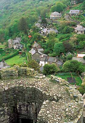 Town of Harlech viewed from cas. tower. Location: WAL, Gwynedd County, Snowdonia National Park, South Coast (Tremadog Bay), Harlech Castle. [ref. to #184.044]