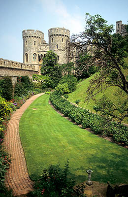 ENG: South East Region, Windsor & Maidenhead Borough, Thames River Valley, Windsor, Winsdor Castle, View of castle from town [Ask for #186.046.]