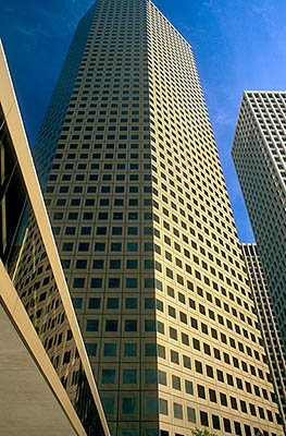 Houston, TX: Downtown skyscraper; golden-colored, with skywalk. Location: TX, Harris County. [ref. to #208.250]