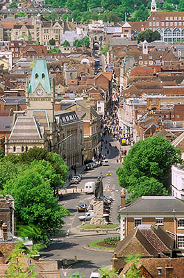 View of Winchester's main street, showing the East Gate area and the statue of King Alfred. Location: ENG, Hampshire , The South Downs, Winchester, St. Giles Park. [ref. to #253.183]