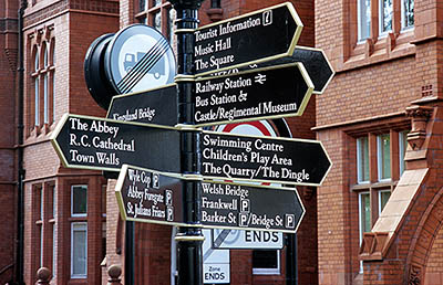 ENG: West Midlands Region, Shropshire, Shrewsbury and Atcham District, Shrewsbury, Cast iron signposts direct pedestrians to all the sites of the city center [Ask for #262.556.]