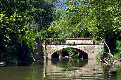 MD: Allegany County, Potomac River, The Chesapeake and Ohio Canal Nat Hist Park, Fifteen Mile Creek Recreation Area, Little Orleans, Aquaduct carries the canal over Fifteen Mile Creek [Ask for #269.063.]