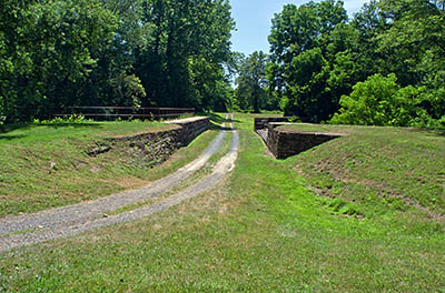 MD: Allegany County, Potomac River, The Chesapeake and Ohio Canal Nat Hist Park, Town Creek Aquaduct, Aquaduct carries the canal over Town Creek [Ask for #269.085.]