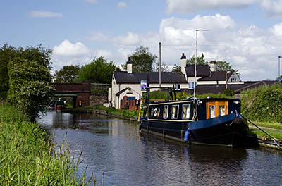 ENG: West Midlands Region, Staffordshire, The Trent Valley, Burton-on-Trent, The Trent and Mersey Canal, The Bridge Inn, at Branston Bridge, on the south edge of town [Ask for #270.021.]