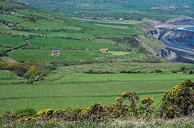 ENG: Yorkshire & Humberside Region, North Yorkshire, North Yorkshire Coast, Sea Cliffs, Ravenscar, View of Robin Hood Bay [Ask for #270.127.]