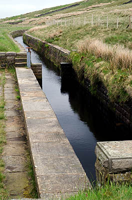 ENG: Yorkshire & Humberside Region, West Yorkshire, Bradford Borough, Haworth, Haworth Moors, A leat follows the contours across the open moors, part of the Bradford water system [Ask for #270.429.]