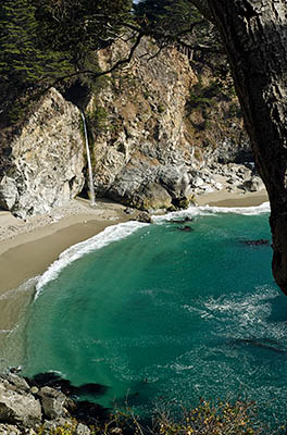 CA: South Coast Region, Monterey County, Los Padres National Forest, Big Sur, McWay Cove, Julia Pfeiffer Burns State Park, Waterfall flows over cliffs onto beach [Ask for #271.067.]